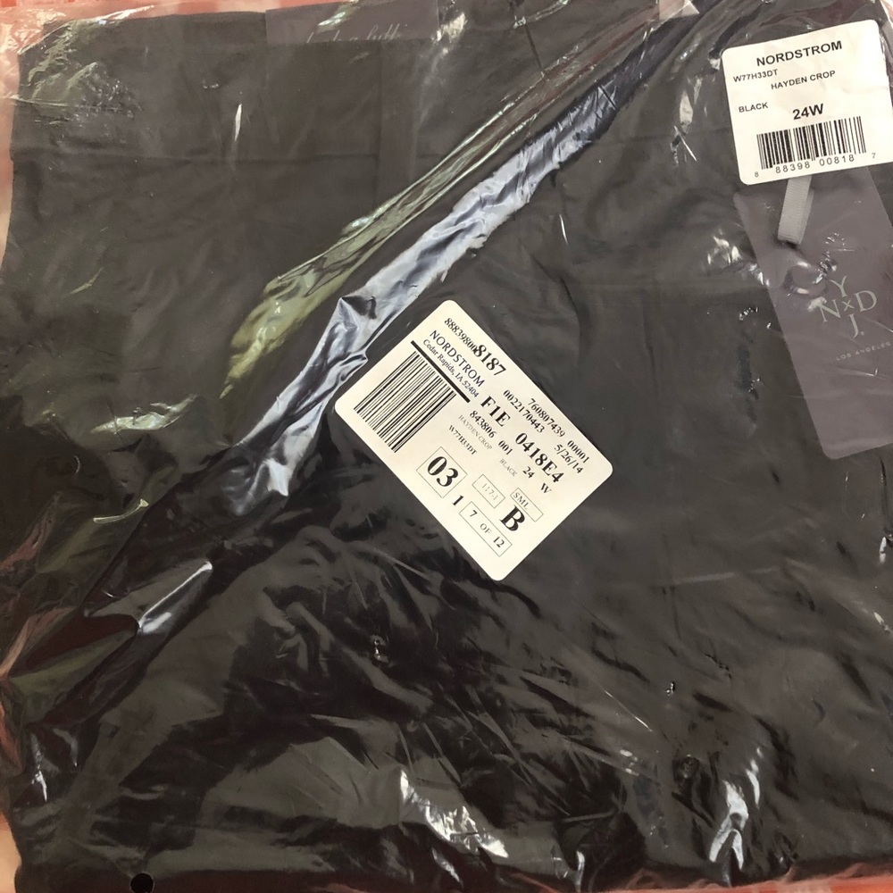 NWT NYDJ Women’s Cropped pants 4 of 4